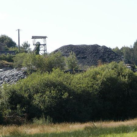 Vallee Des Ardoisieres Mael-Carhaix Exteriör bild
