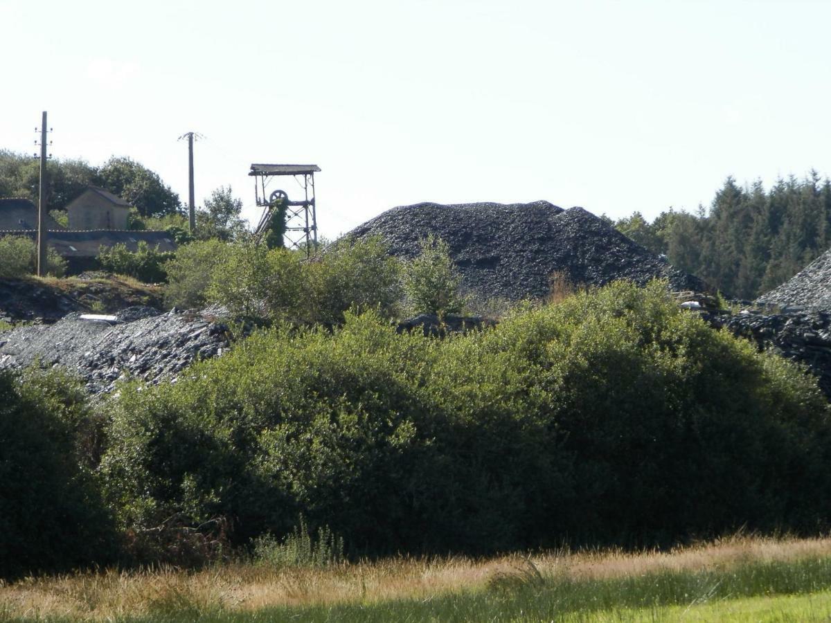Vallee Des Ardoisieres Mael-Carhaix Exteriör bild