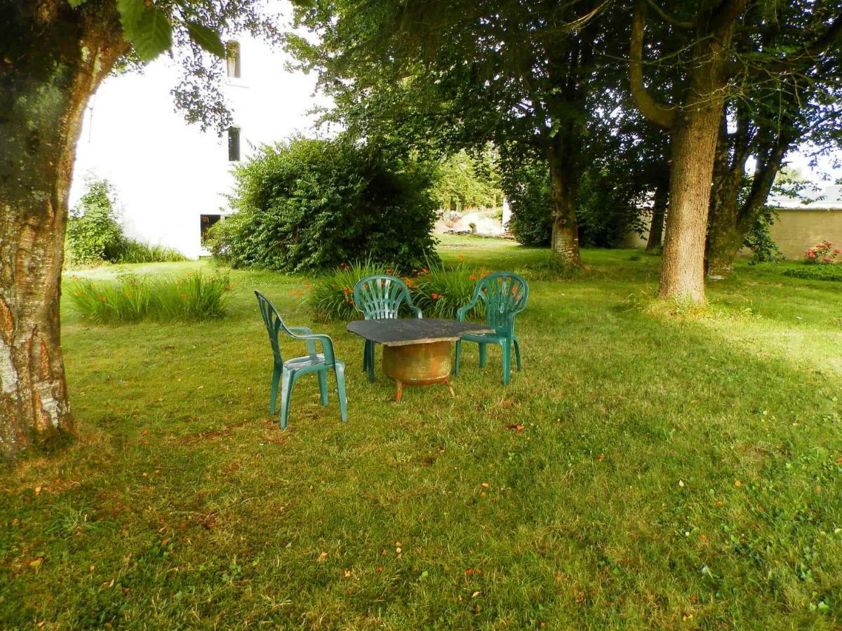 Vallee Des Ardoisieres Mael-Carhaix Exteriör bild