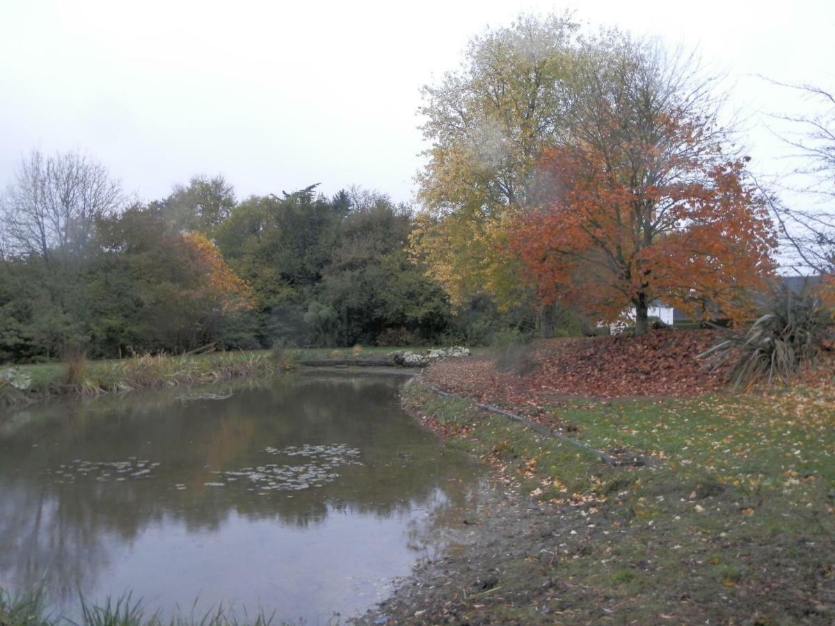 Vallee Des Ardoisieres Mael-Carhaix Exteriör bild