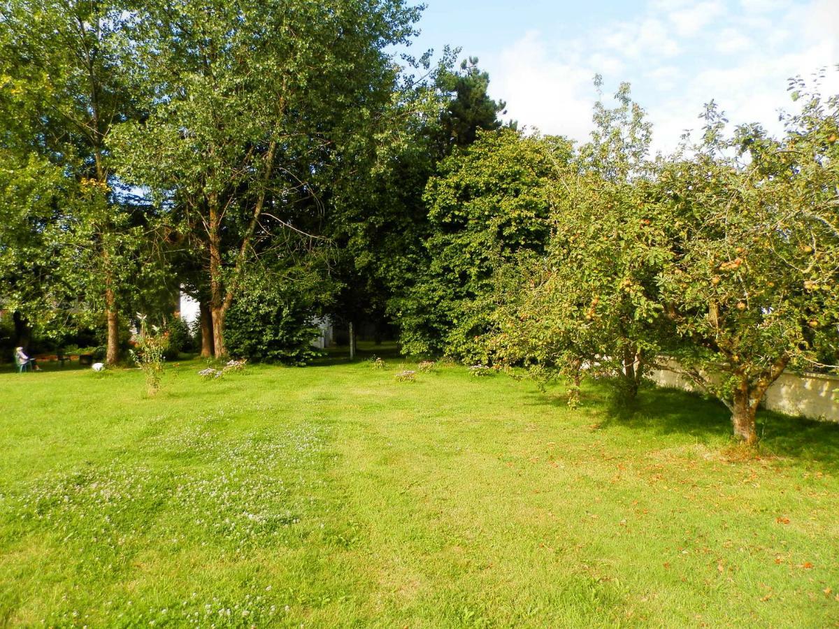 Vallee Des Ardoisieres Mael-Carhaix Exteriör bild